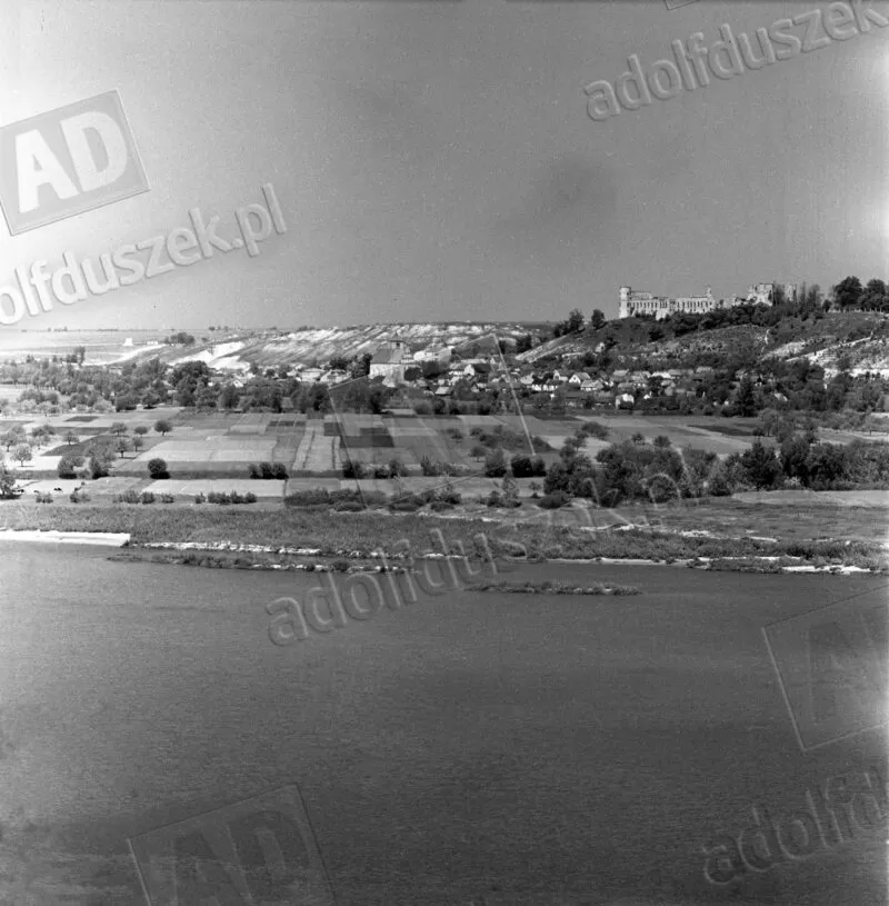Unikalne zdjęcia autorstwa Adolfa Duszka z Kazimierza Dolnego w 1956 roku | album 1 1956-Kazimierz-03-024