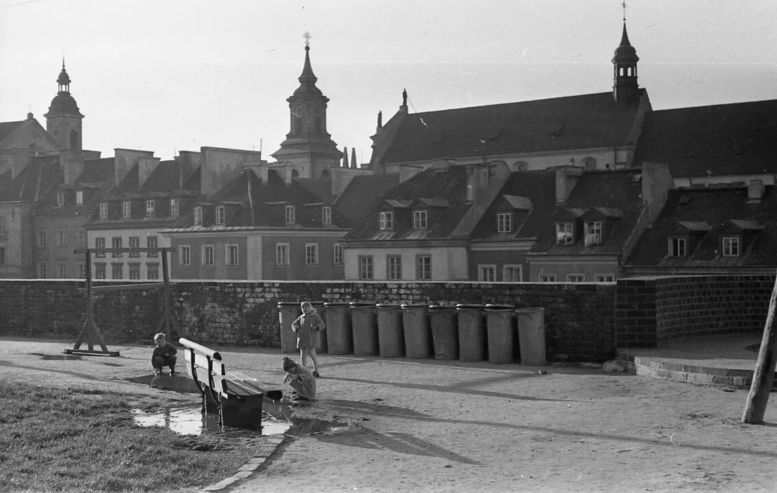 71 urodziny Starego Miasta: Cofnij się w czasie z przewodnikiem po Warszawie z 1912 roku! Warszawa Stare Miasto 1960